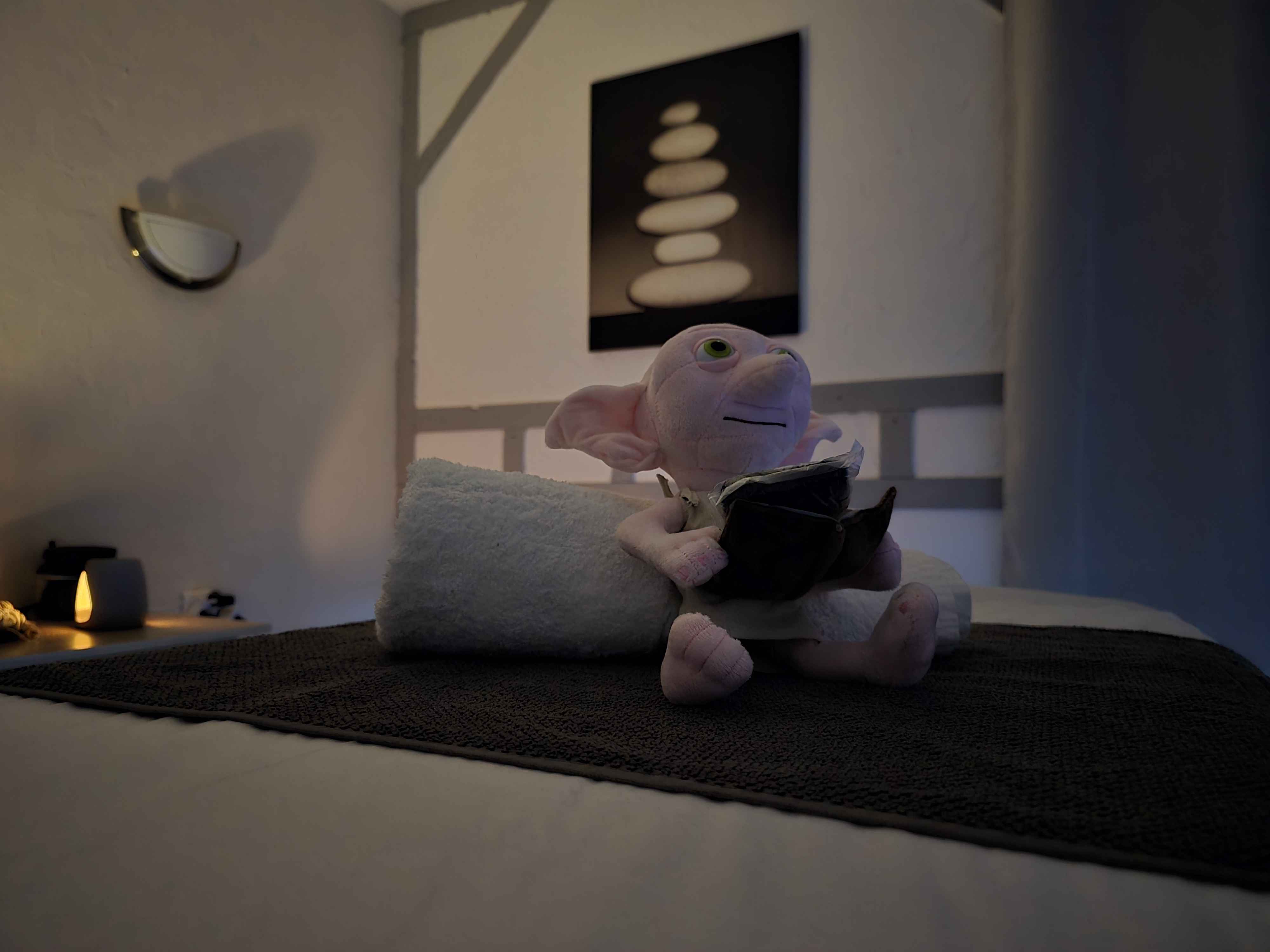 Espace de massage bien-être avec Luis, la mascotte du Rituel d'Éole